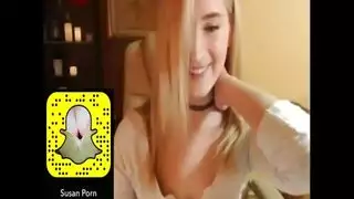 عرض سناب منحل: عاهرة تتوسل لتلقي قذف متعدد على الوجه