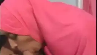 جنس محجبة حقيقي: جماع عميق ووضعية كلابية