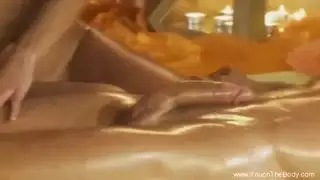 تدليك مثير يؤدي إلى جماع شرجي عميق وقذف داخلي