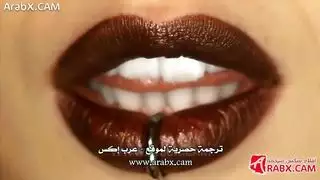 إغراءات الأم الحاضنة جنس صريح مع الزائر الشاب
