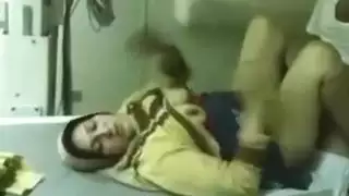 إباحية عربية صارمة: زوجة خاضعة لجنس قاسٍ