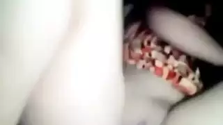 خيال جنسي صريح: الفتاة تعرض كل منحنى لشريكها