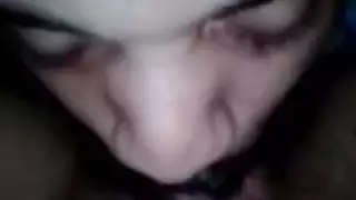 العاهرة سونيا تطلب جلسة لعق كس شرسة