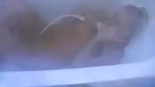 حبيبة مقطوعة تعرض كسها المحلوق عشان المصاري