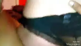 ترانس صغير يملأ فمه ومؤخرته بالقضيب