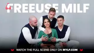 هو حر وهي متسعة لجلسة إكس إكس إكس