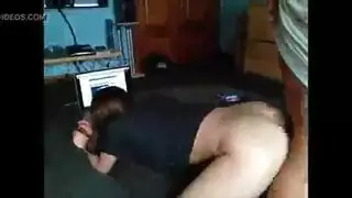 مراهقة بالكاد قانونية تأخذ قضيب أسمر في لقاء خاص