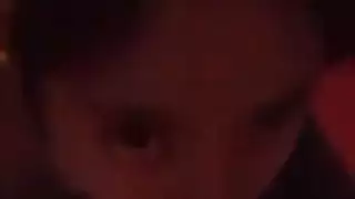 شقراء هاوية تفتح ساقيها لفرك كسها عن قرب
