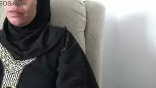 المرأة العربية ذات المؤخرة الكبيرة جائعة للجماع بالقضيب الأسود الكبير
