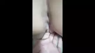 ركوب إباحي لتمديد كس ضيق ومبلل