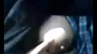 رجلها لا يستطيع إبعاد يديه عن ثدييها الضخمين