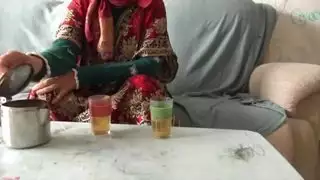 بي بي سي في لندن: امرأة تركية ناضجة تبلع كل قطرة فيديو إباحي