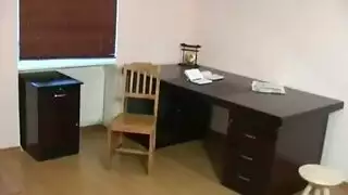 بنت كسها مفتوح ينيكها بقوة