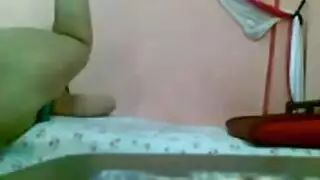 بطه مصريه تنتاك على السرير