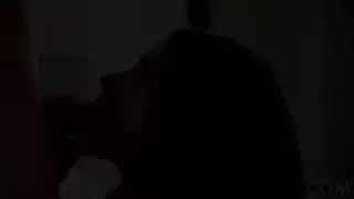 استمناء شروق الشمس: تزبيط بعمق بقضيب اصطناعي وتدفق