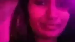 امرأة سمراء مثير تتمتع الشرج