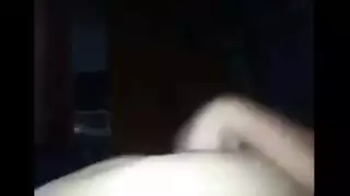 سكس لذيذ يطرش من زبه علي كسي