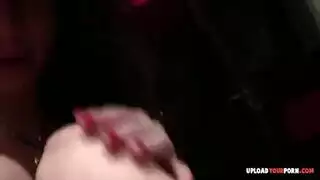 إمرأه تفرك في كسها وتفيض الارض في
