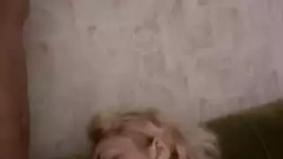 شباب عارين يستسلمون لشهوة رجل مستقيم الإباحية
