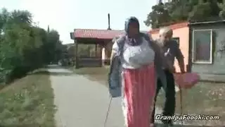 شقراء عاهرة شابة شرج قاسي وقذف مني على الوجه