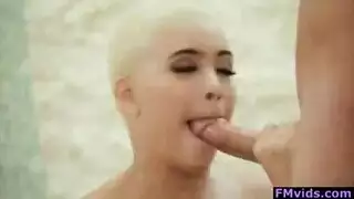 قرنية شقراء مص أبيض الرجال الديك