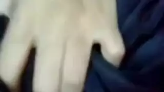التسلل لمضاجعة فرجها السمراء الضيق