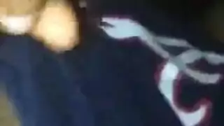 مهووسة بإعطاء مصة للأعضاء الصغيرة