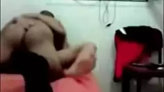 تقزف ما كسها علا وجه اخيها