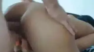 علاقة سريعة بين الزوجين: جماع شهي في الخارج قبل مغادرة المنزل