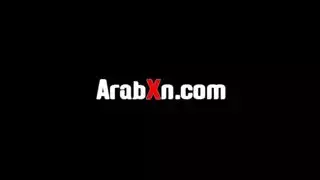 جوني مع بنت صغيرة