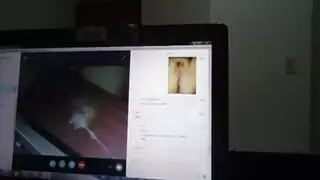 عرض إباحي لصديقتها: أداء جنسي مثير ومفتوح عبر الإنترنت