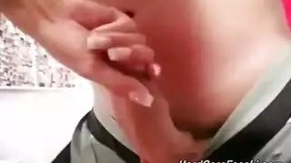 مساعدة المدير تصبح عاهرته المستسلمة في جلسة إباحية