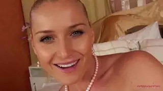 محبة كل بوصة من مؤخرة مستديرة مرحة