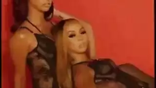 جماع ثلاثي ساخن: تينا ترامب تمتلئ من زميلها وصديقها