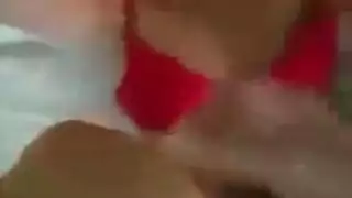 جلسة دراسة صريحة مع فتاة ناضجة وكلبها