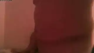 ثلاثي إباحي مثير يُبث مباشرة على الشاشة