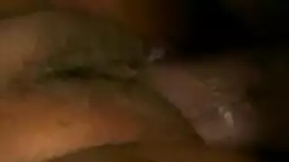 جلسة جنس صريح لامرأة ممتلئة الجسم وهي ترتدي الكعب العالي فقط
