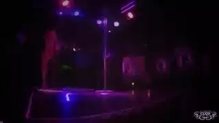 قذف قاسي على الوجه لفتاة نادي الأبنوس الجريئة