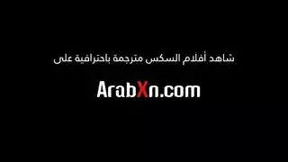 امرأة ناضجة تعطي درس نيك صريح مع إيلاج كامل
