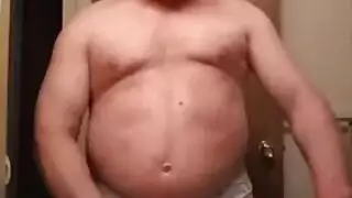 هيجان مص ثلاثي: ثلاث نساء على قضيب واحد