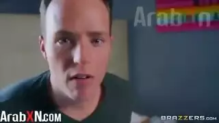 حلم إباحي: الابن ينيك زوجة أبيه أخيراً
