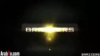 أليكسيس فوكس تأخذ قضيبًا كبيرًا بعمق في طيزها فيلم للكبار