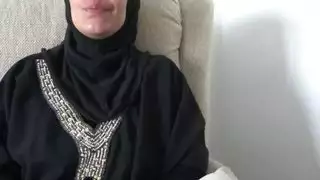 فحل فرنسي يسود زوجة الديوث العربي الشبقية
