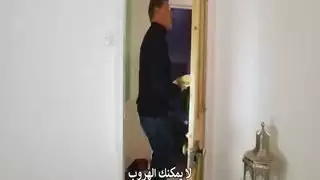 ٣ مفاجأة الصندوق: قذف داخلي بعد التسلل خلسة لصديقة صديقه