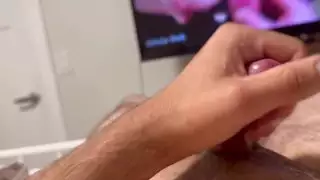 نيك الوجه حتى القذف على صدرها الضخم