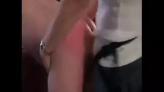 الشباب اثنين ينيكون البنت الصغيره