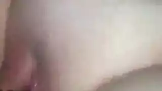 جماع بقضيب اصطناعي رفيع من امرأة مسيطرة