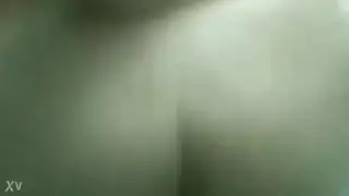كاتبة شابة شهيرة في ميانمار مقابل ممثل جديد