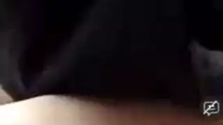إيطالية تأخذ قضيبًا صلبًا بعمق في حلقها وفرجها