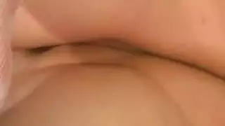 كس مشعر رطب: تبول وقذف أثناء الفرك